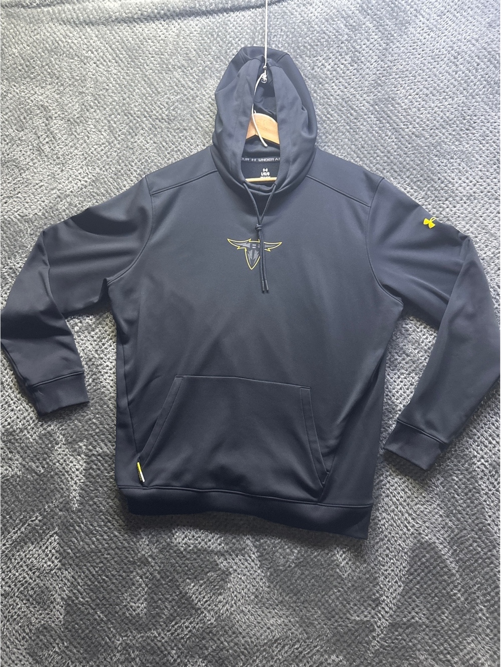 San Antonio Brahmas team issue men’s large under Armour hoodie 702